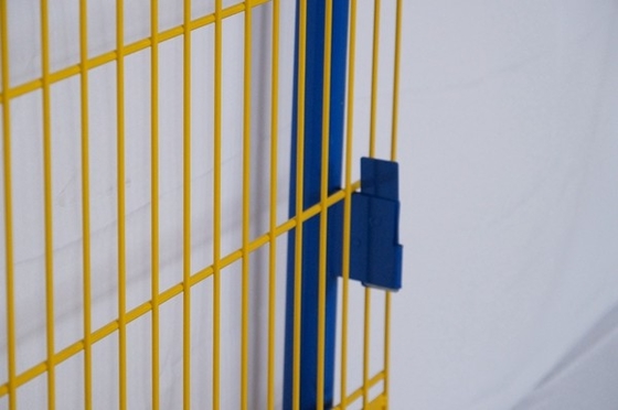 Pvc крася барьеры предохранения от края сваренной сетки для конструкции