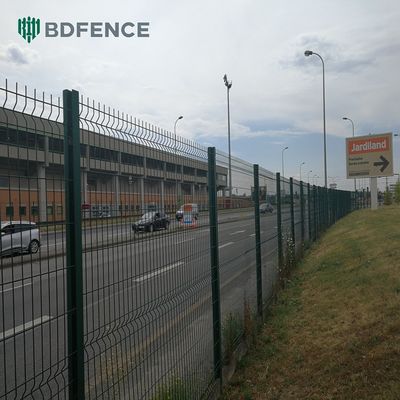 Высококачественная оцинкованная стальная металлическая панель из сварной проволочной сетки с ПВХ-покрытием, 3D-образным V-образным изгибом для сада