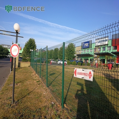 Панели ограждения из V-образной сетки для читального зала