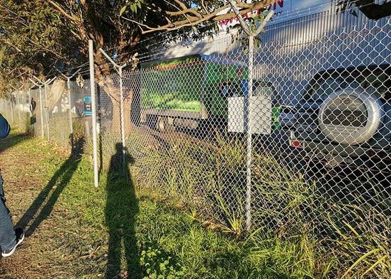 Толстые ворота подъездной дороги звена цепи загородки покрытия цинка сплетенные
