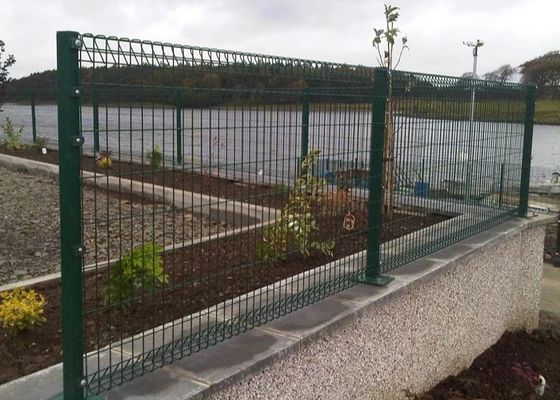 верхняя часть крена BRC провода 4mm сварила загородку сада провода