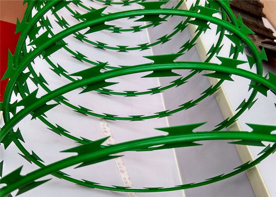 Pvc провода бритвы Hgmt 2.5mm стальной покрыл зеленый цвет колючий для поголовья панелей загородки