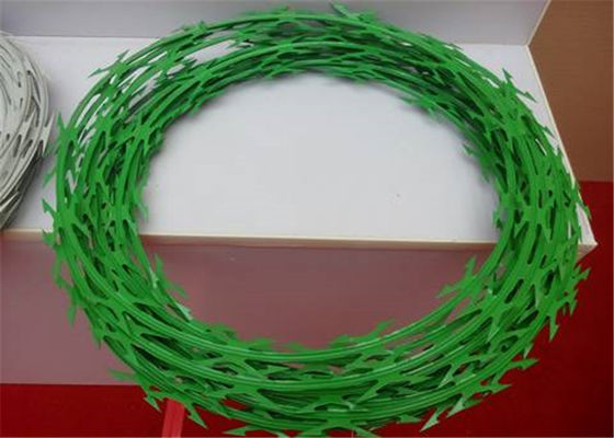 Pvc провода бритвы Hgmt 2.5mm стальной покрыл зеленый цвет колючий для поголовья панелей загородки