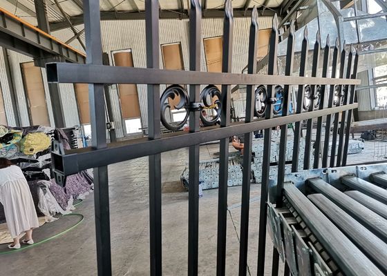 Загородка квадратной высоты верхней части 1030mm копья столба трубчатая стальная